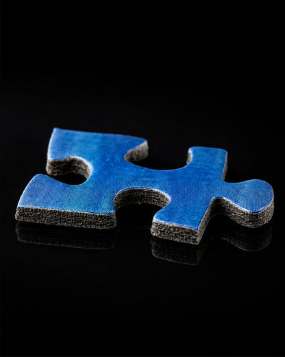 Pièce de puzzle épaisse vue en macro - le reste de la nuit de Toyen